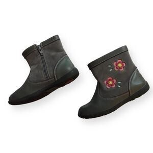 See Kai Run Mizuki gray suede/leather boots